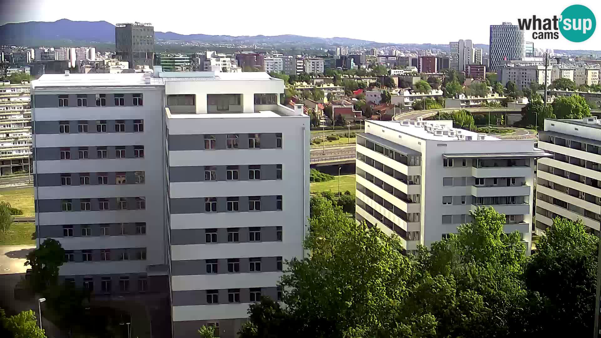Web kamera Petlja Slavonska – Držićeva  – Zagreb Live
