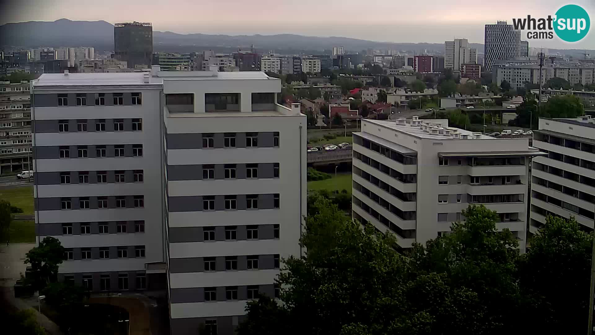 Rond-point en direct traversant les avenues Slavonska et Marin Držić à Zagreb webcam