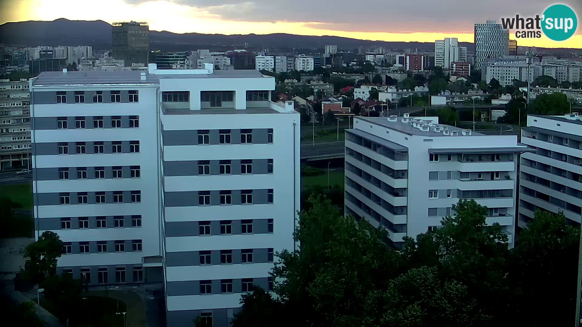 Web kamera Petlja Slavonska – Držićeva  – Zagreb Live