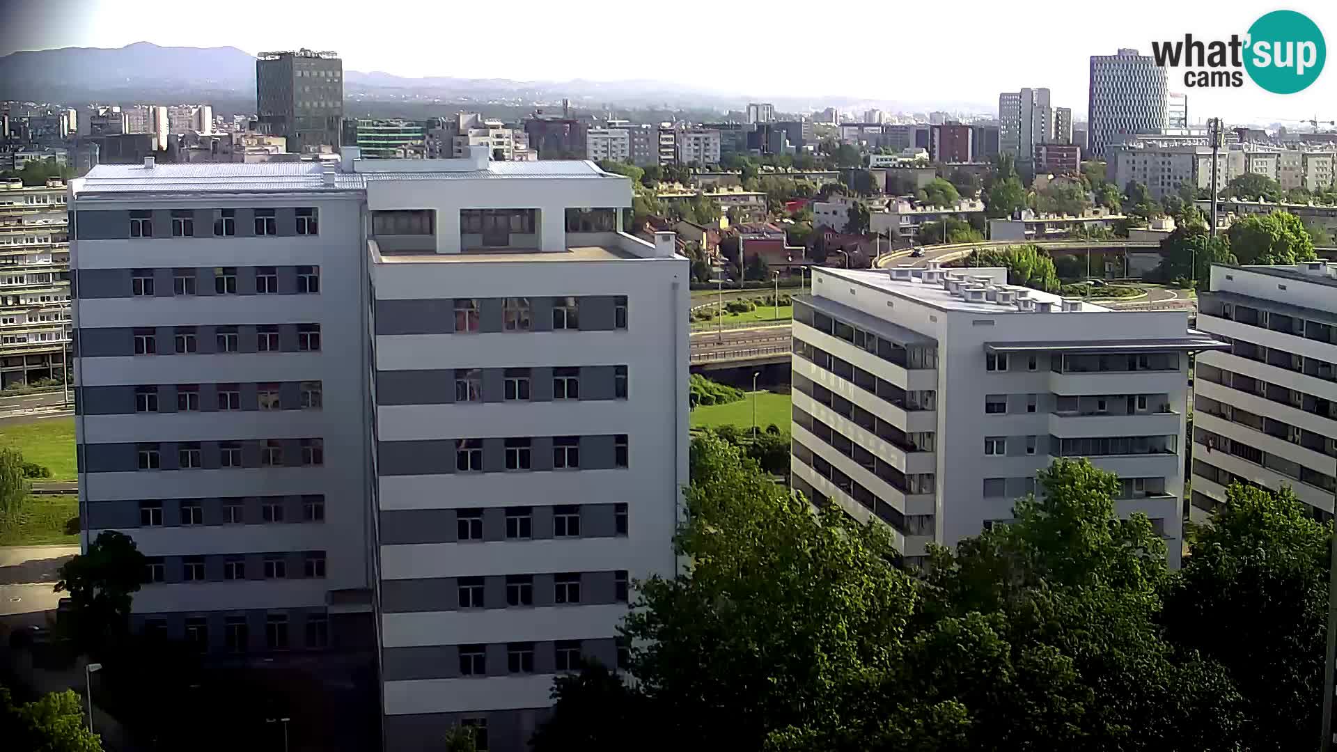 Rond-point en direct traversant les avenues Slavonska et Marin Držić à Zagreb webcam
