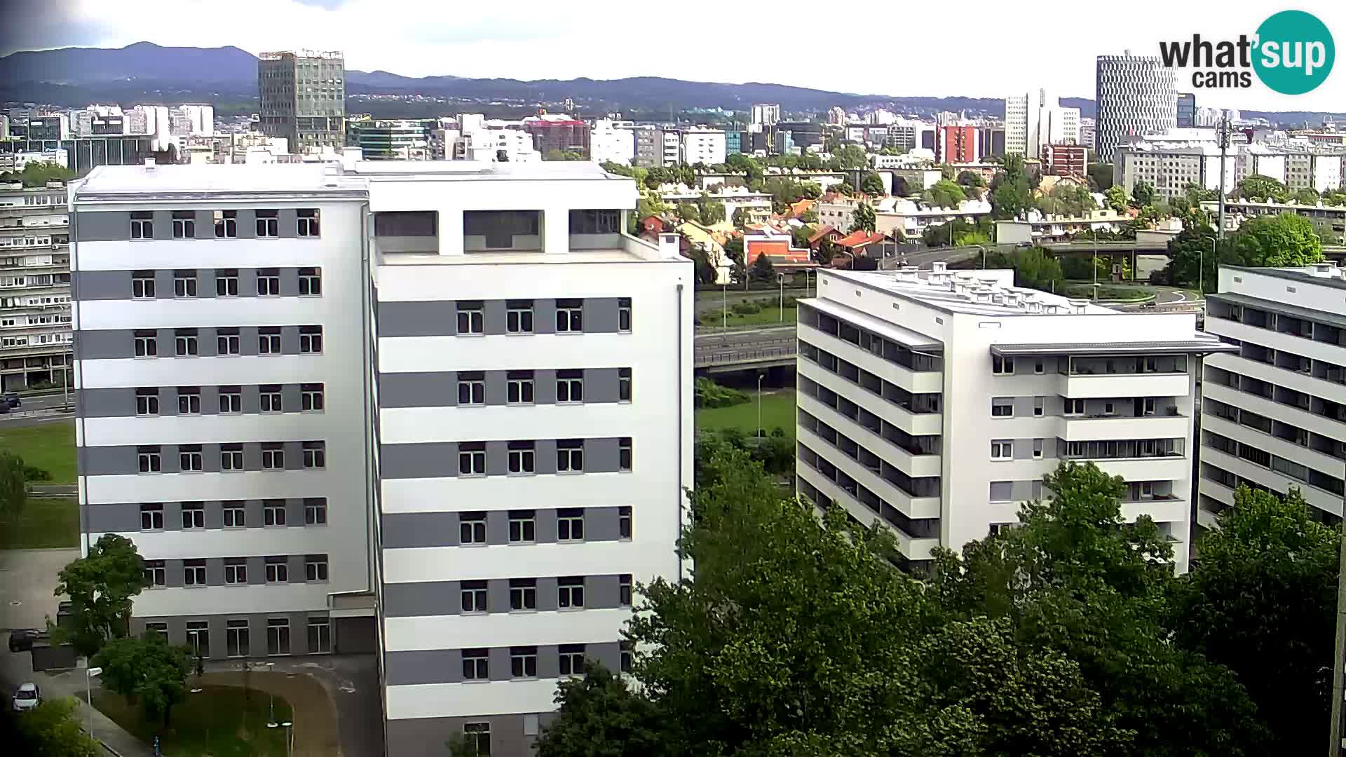 Rond-point en direct traversant les avenues Slavonska et Marin Držić à Zagreb webcam