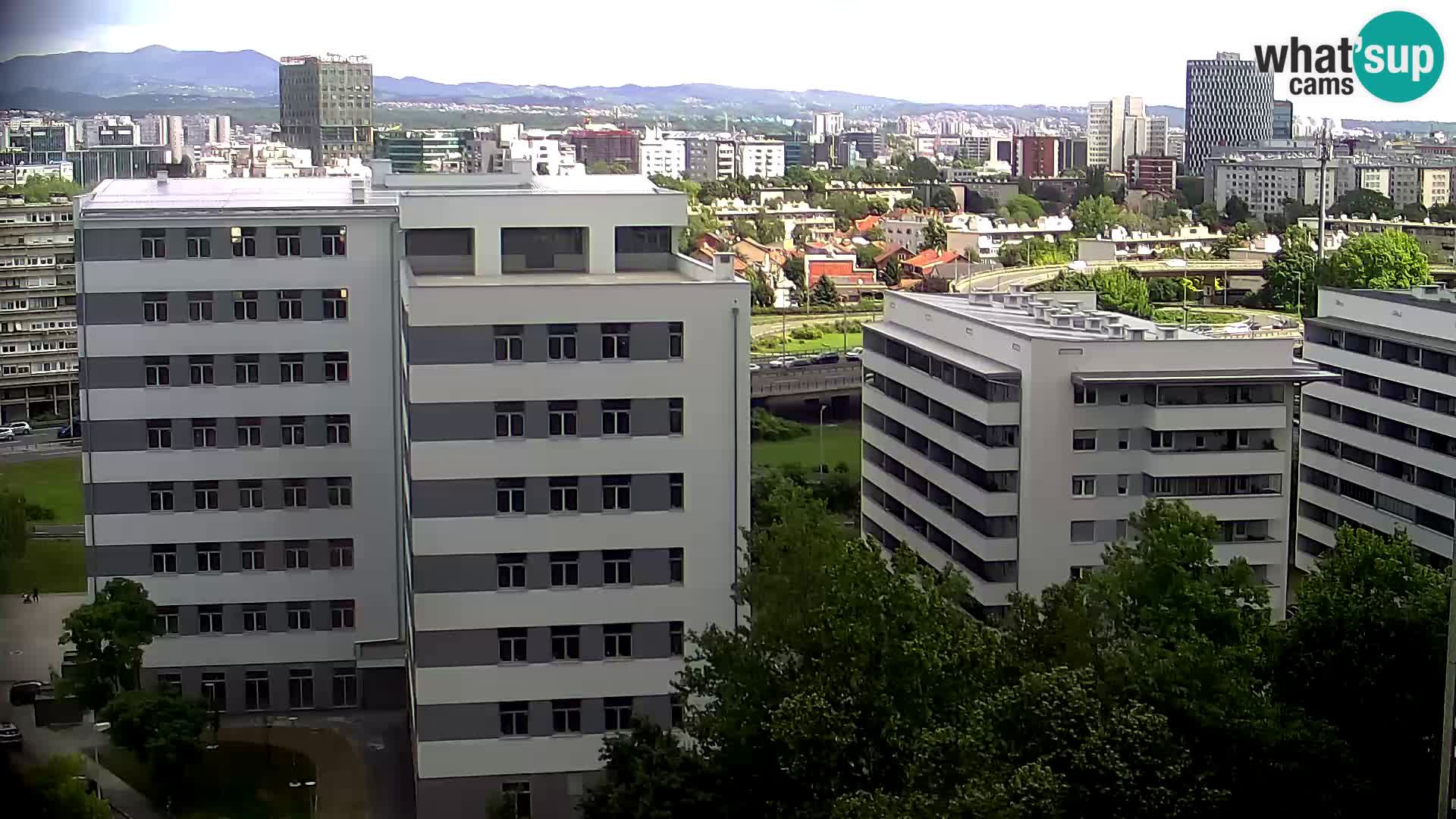 Rond-point en direct traversant les avenues Slavonska et Marin Držić à Zagreb webcam