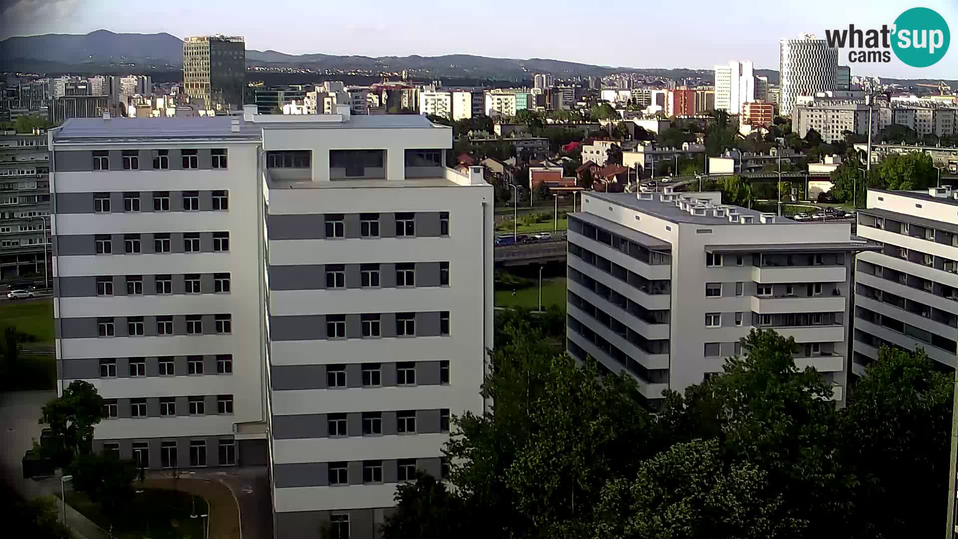 Web kamera Petlja Slavonska – Držićeva  – Zagreb Live