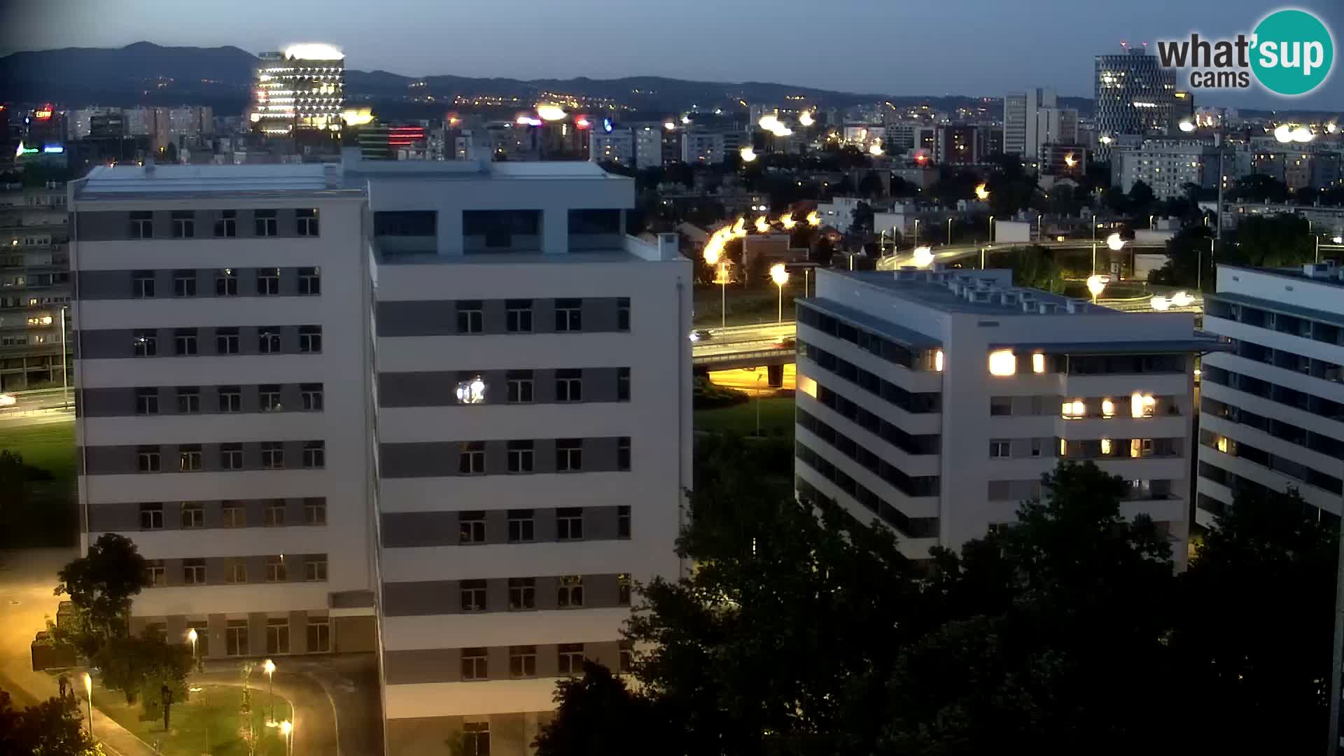 Live-Kreisverkehr Slavonska und Marin Držić Avenue zur Zagreb Webcam
