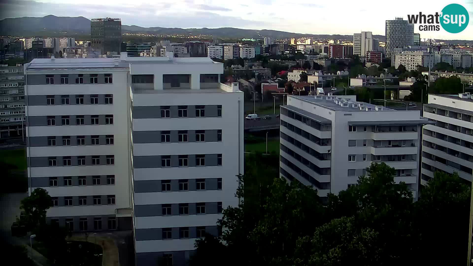 Web kamera Petlja Slavonska – Držićeva  – Zagreb Live