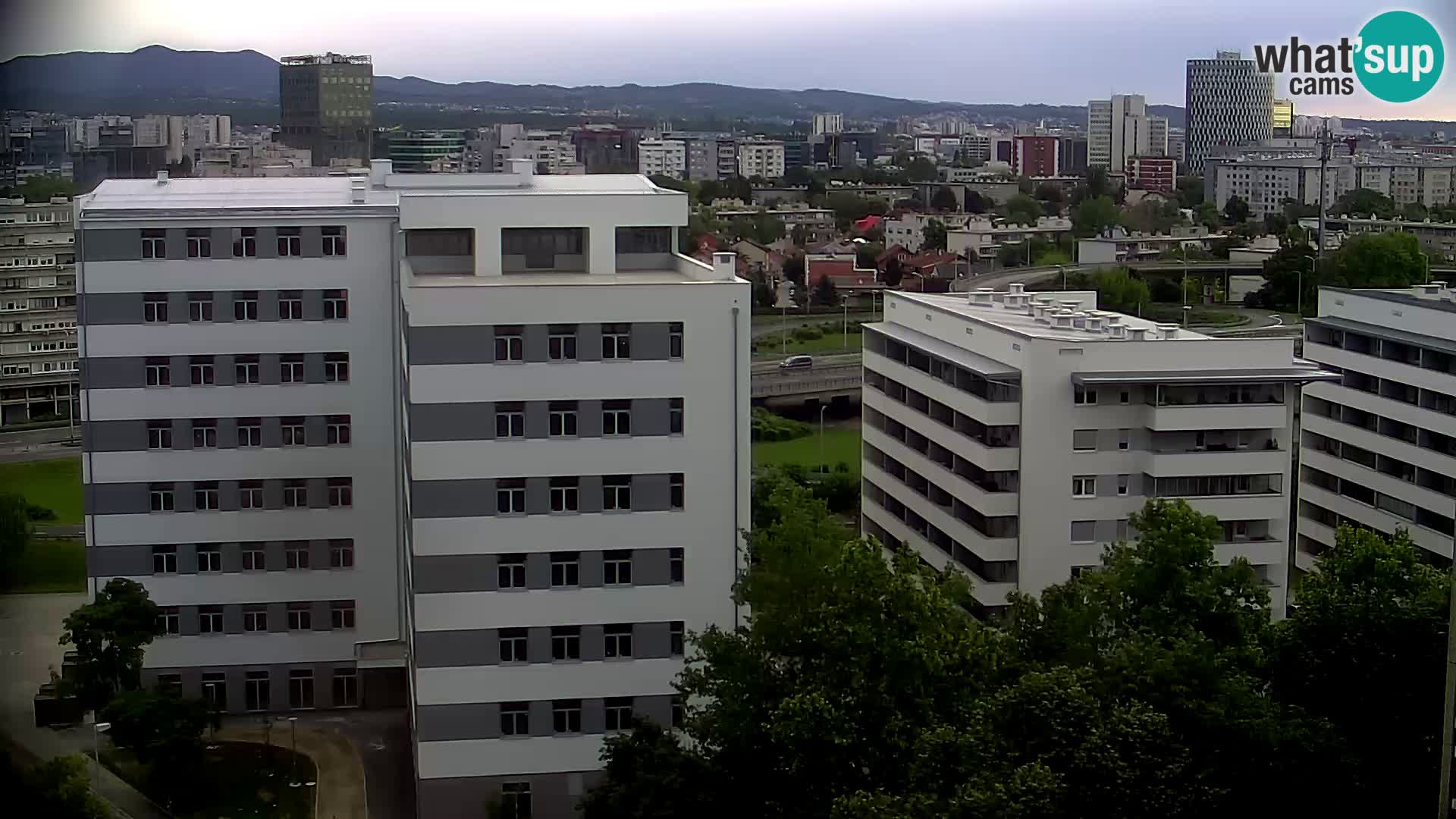 Web kamera Petlja Slavonska – Držićeva  – Zagreb Live