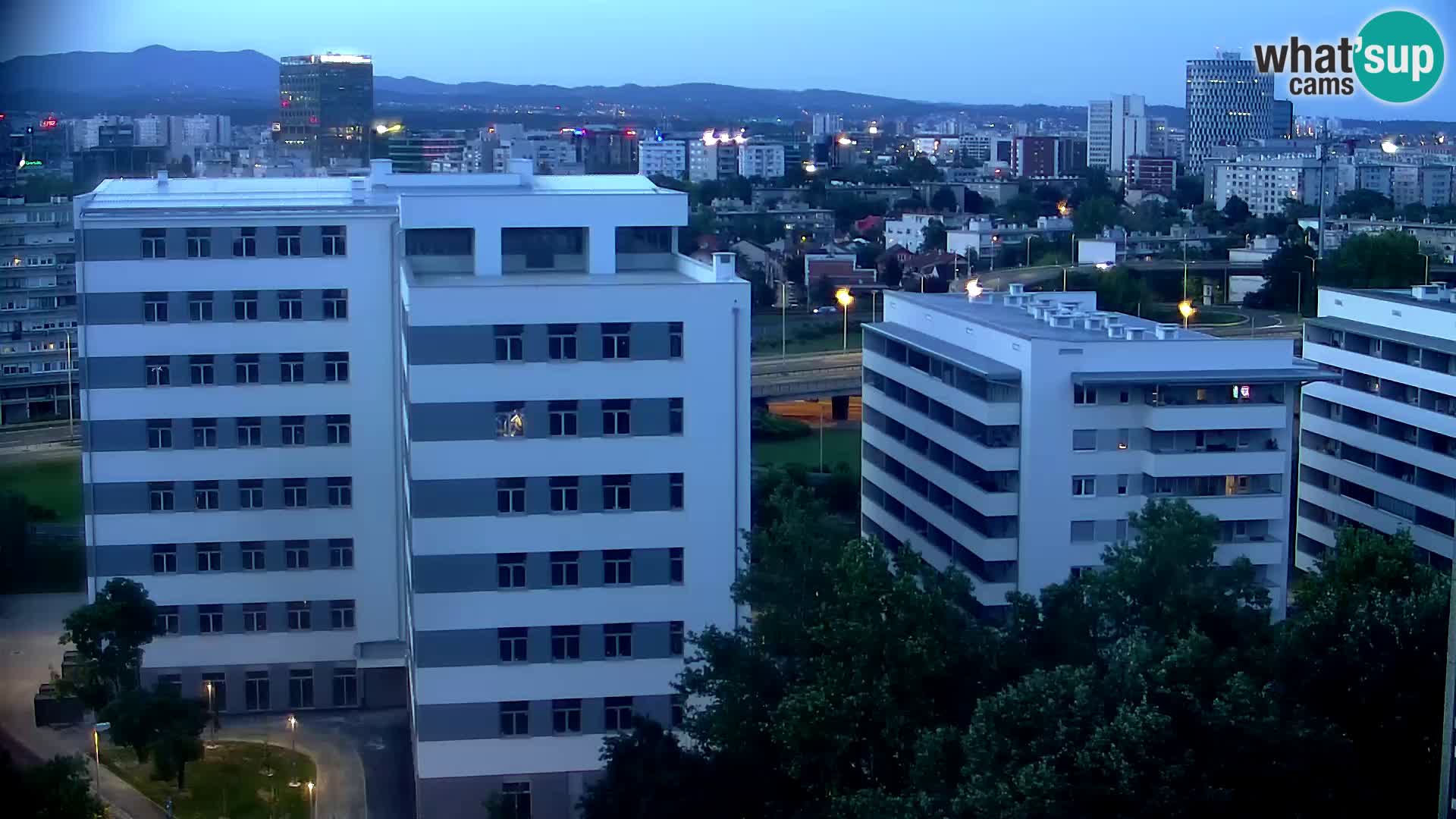 Web kamera Petlja Slavonska – Držićeva  – Zagreb Live