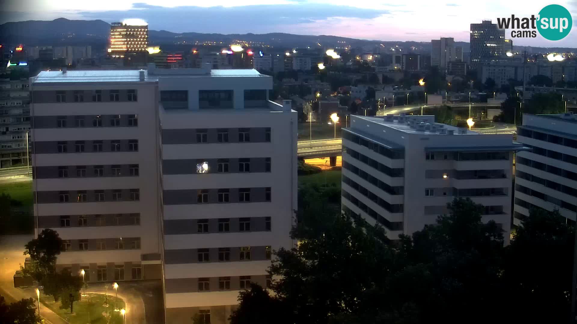 Live-Kreisverkehr Slavonska und Marin Držić Avenue zur Zagreb Webcam