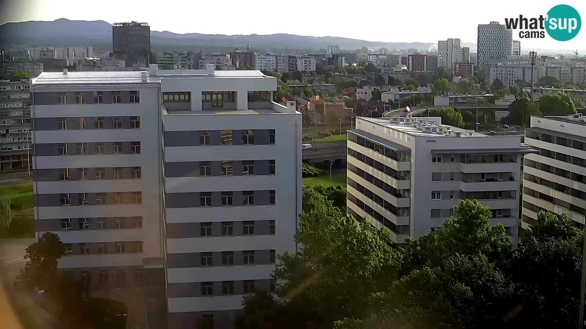 Web kamera Petlja Slavonska – Držićeva  – Zagreb Live