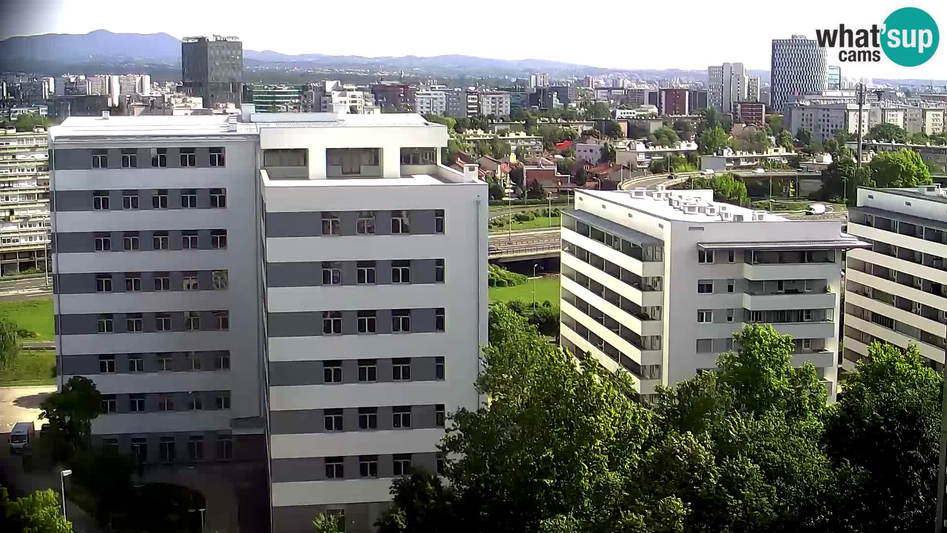 Rond-point en direct traversant les avenues Slavonska et Marin Držić à Zagreb webcam