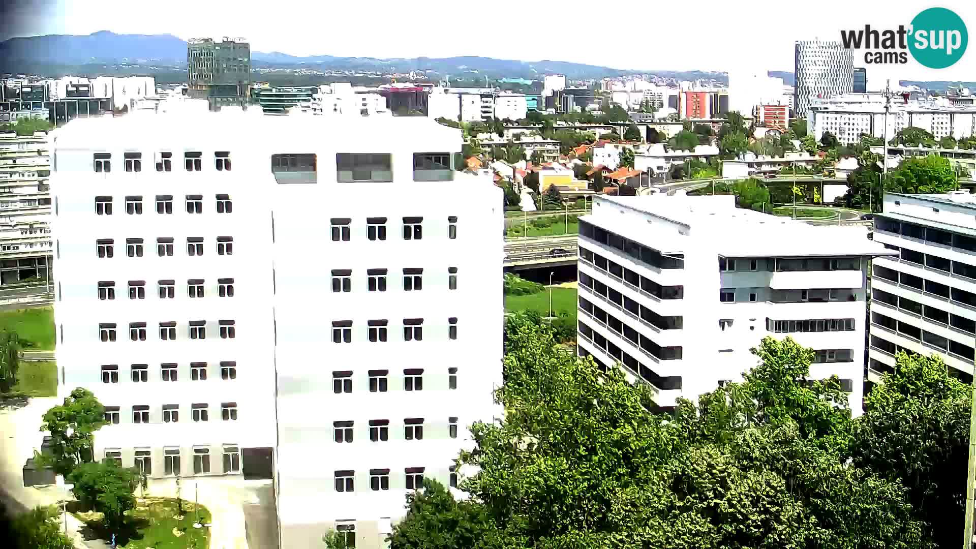 Rond-point en direct traversant les avenues Slavonska et Marin Držić à Zagreb webcam
