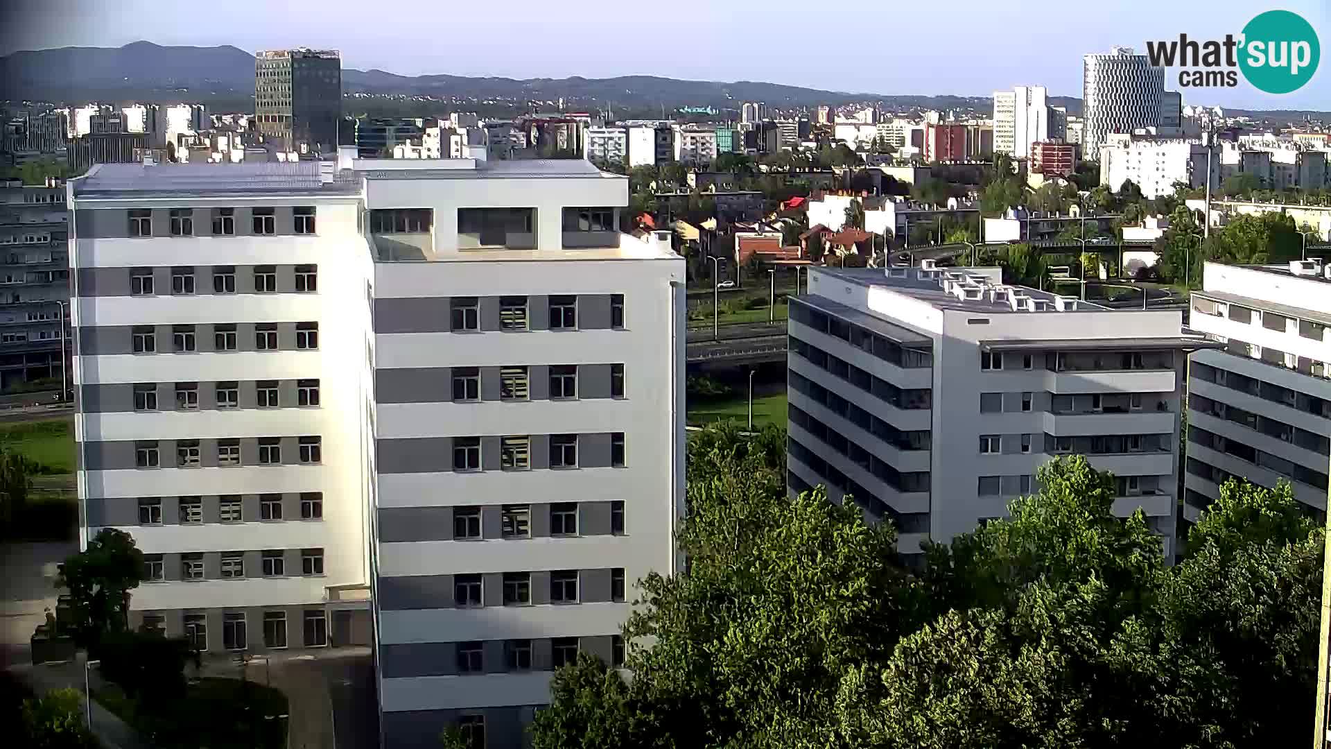 Web kamera Petlja Slavonska – Držićeva  – Zagreb Live