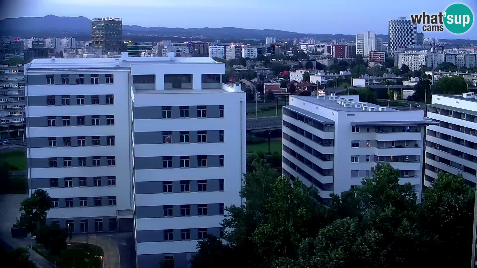 Rond-point en direct traversant les avenues Slavonska et Marin Držić à Zagreb webcam