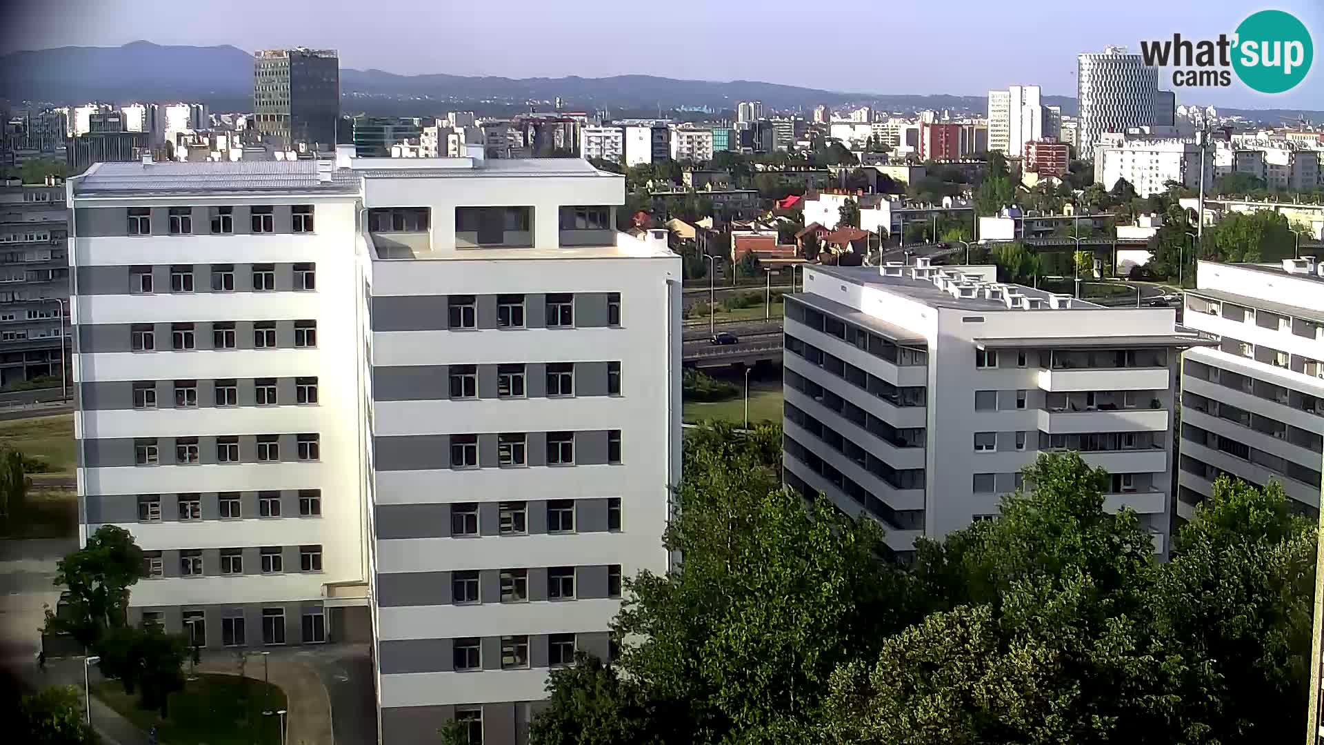 Live-Kreisverkehr Slavonska und Marin Držić Avenue zur Zagreb Webcam