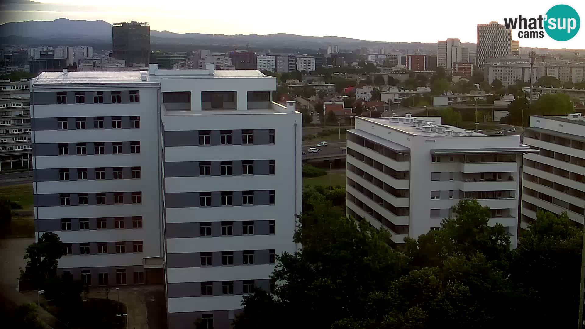Rond-point en direct traversant les avenues Slavonska et Marin Držić à Zagreb webcam