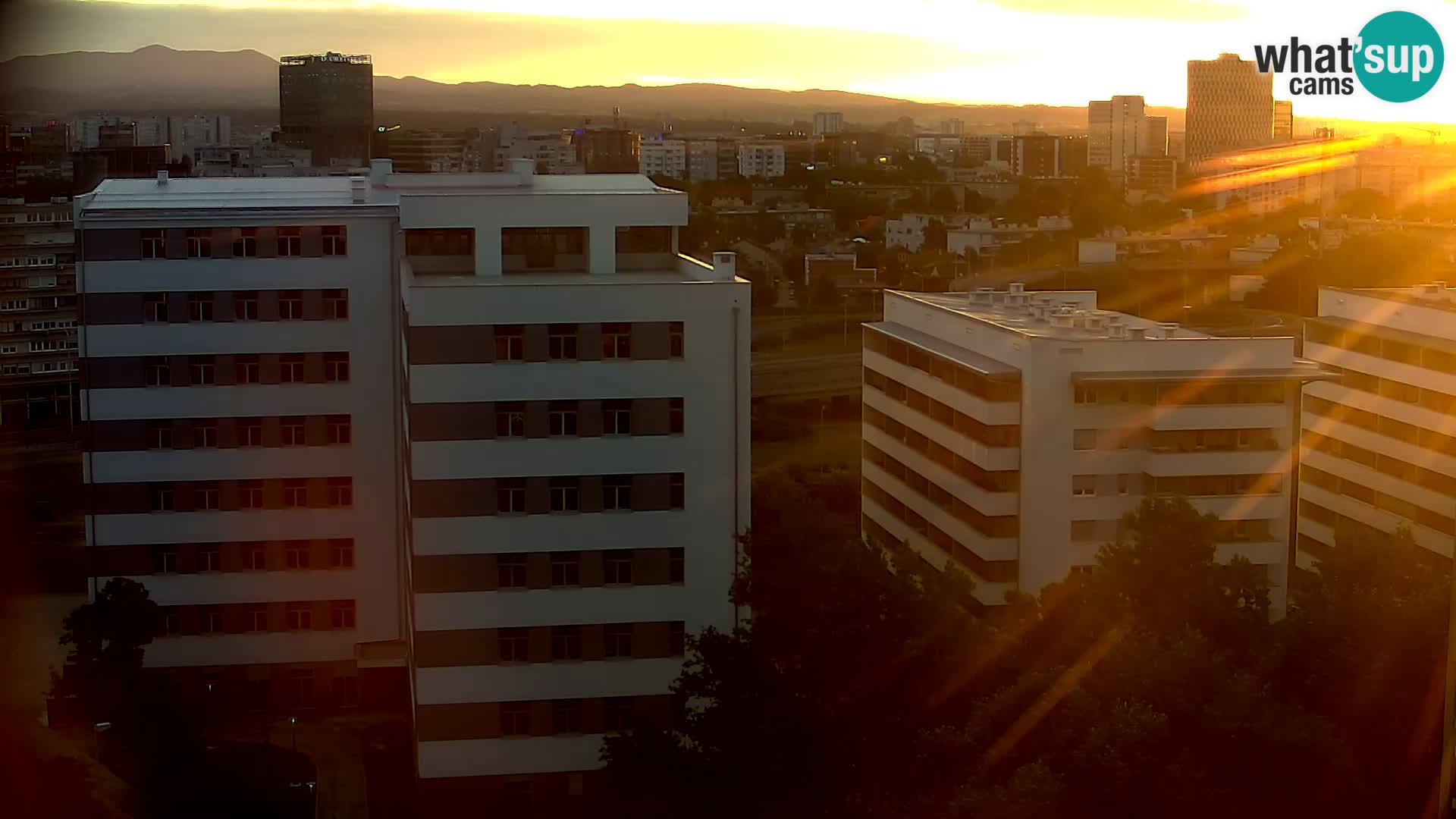 Web kamera Petlja Slavonska – Držićeva  – Zagreb Live
