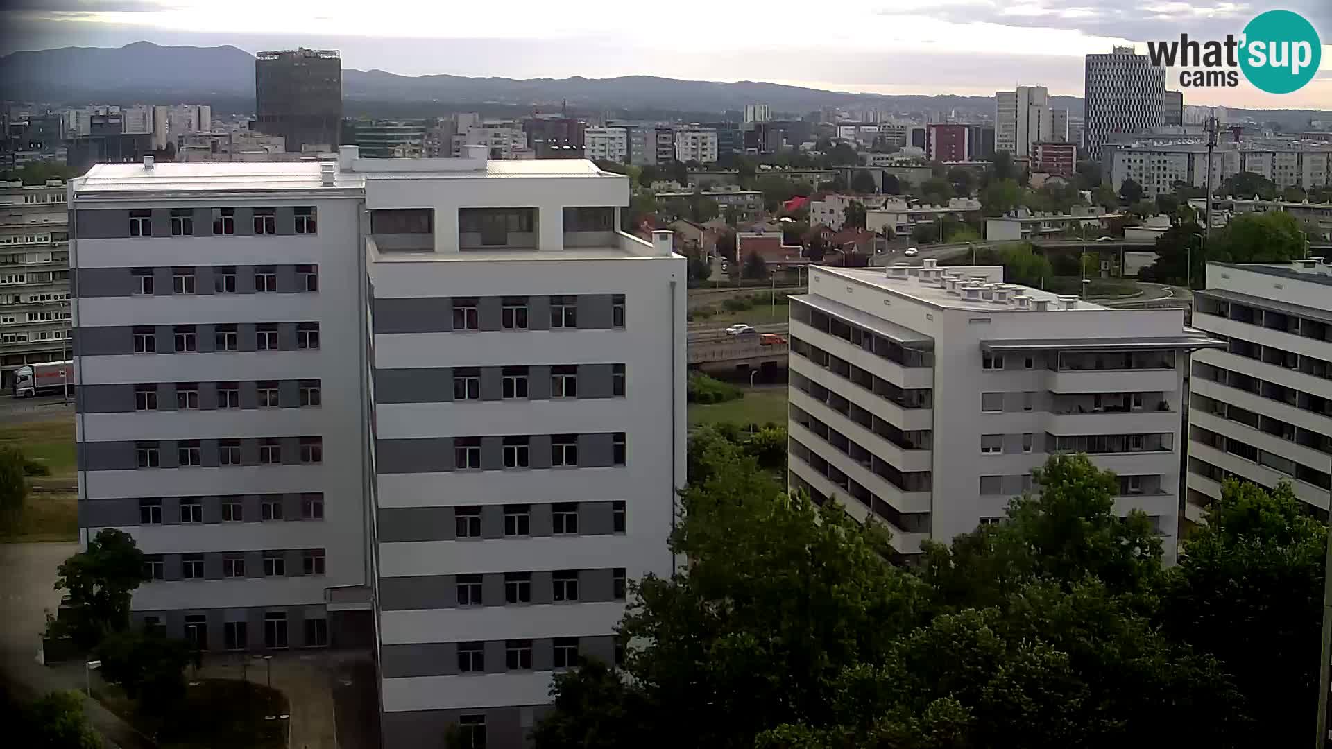 Web kamera Petlja Slavonska – Držićeva  – Zagreb Live