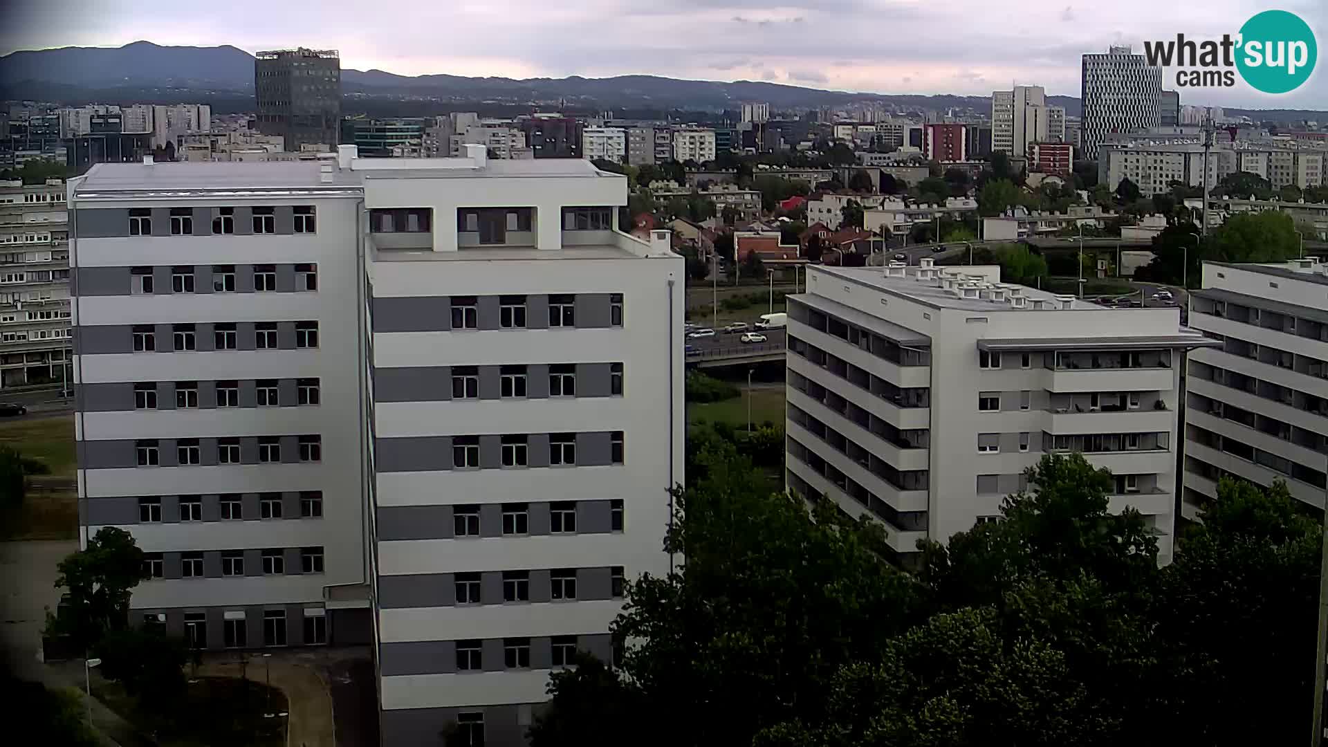 Web kamera Petlja Slavonska – Držićeva  – Zagreb Live