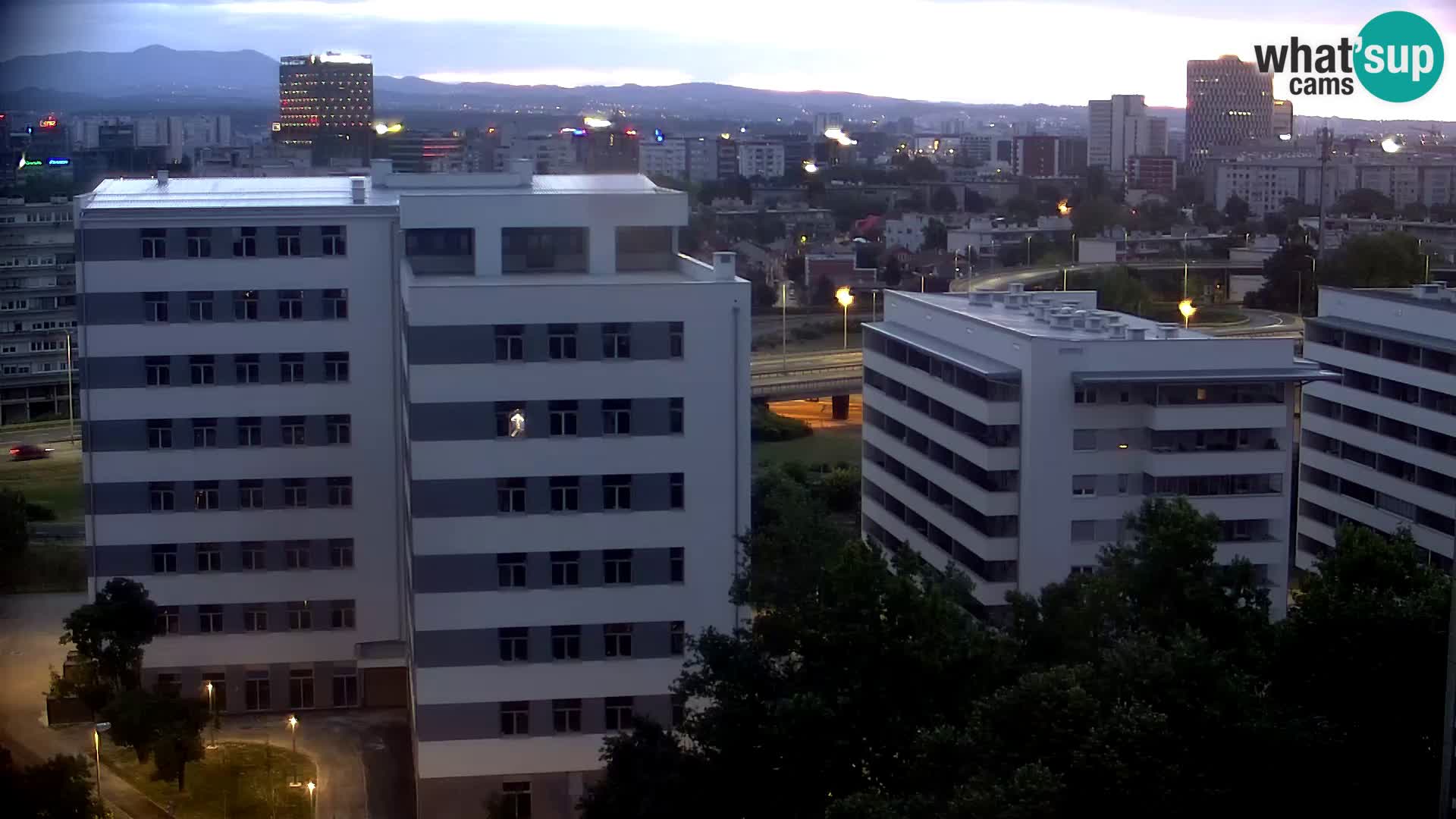 Live-Kreisverkehr Slavonska und Marin Držić Avenue zur Zagreb Webcam