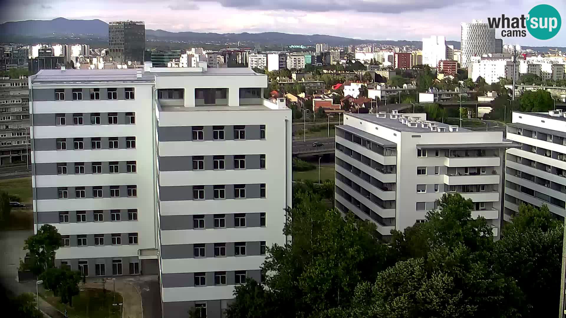 Rond-point en direct traversant les avenues Slavonska et Marin Držić à Zagreb webcam