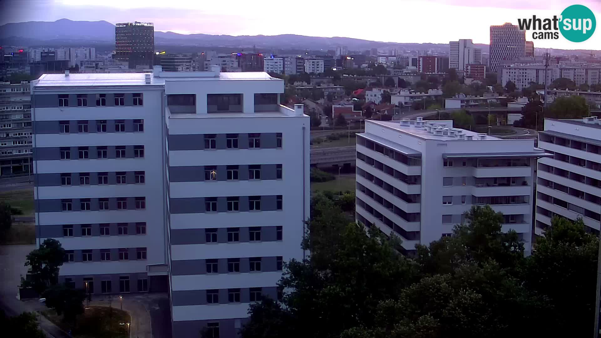 Rond-point en direct traversant les avenues Slavonska et Marin Držić à Zagreb webcam