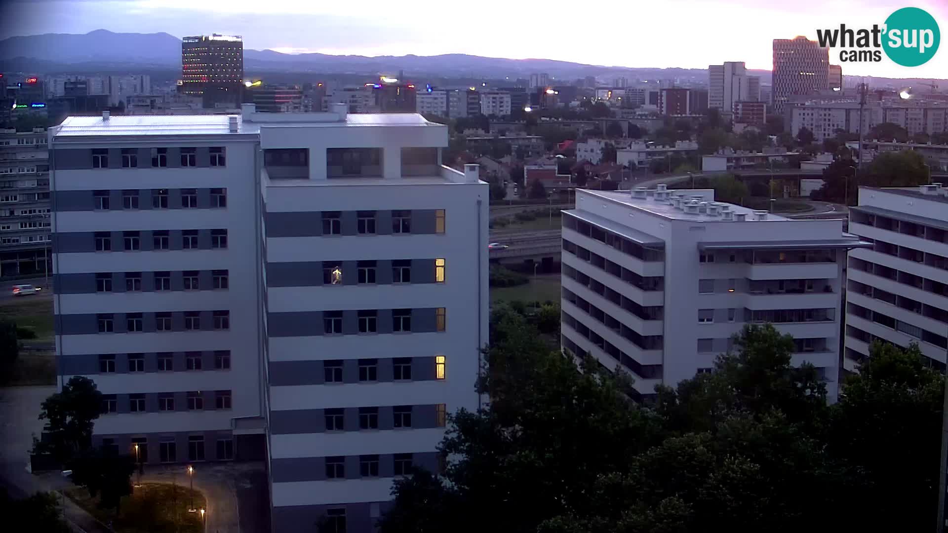Web kamera Petlja Slavonska – Držićeva  – Zagreb Live