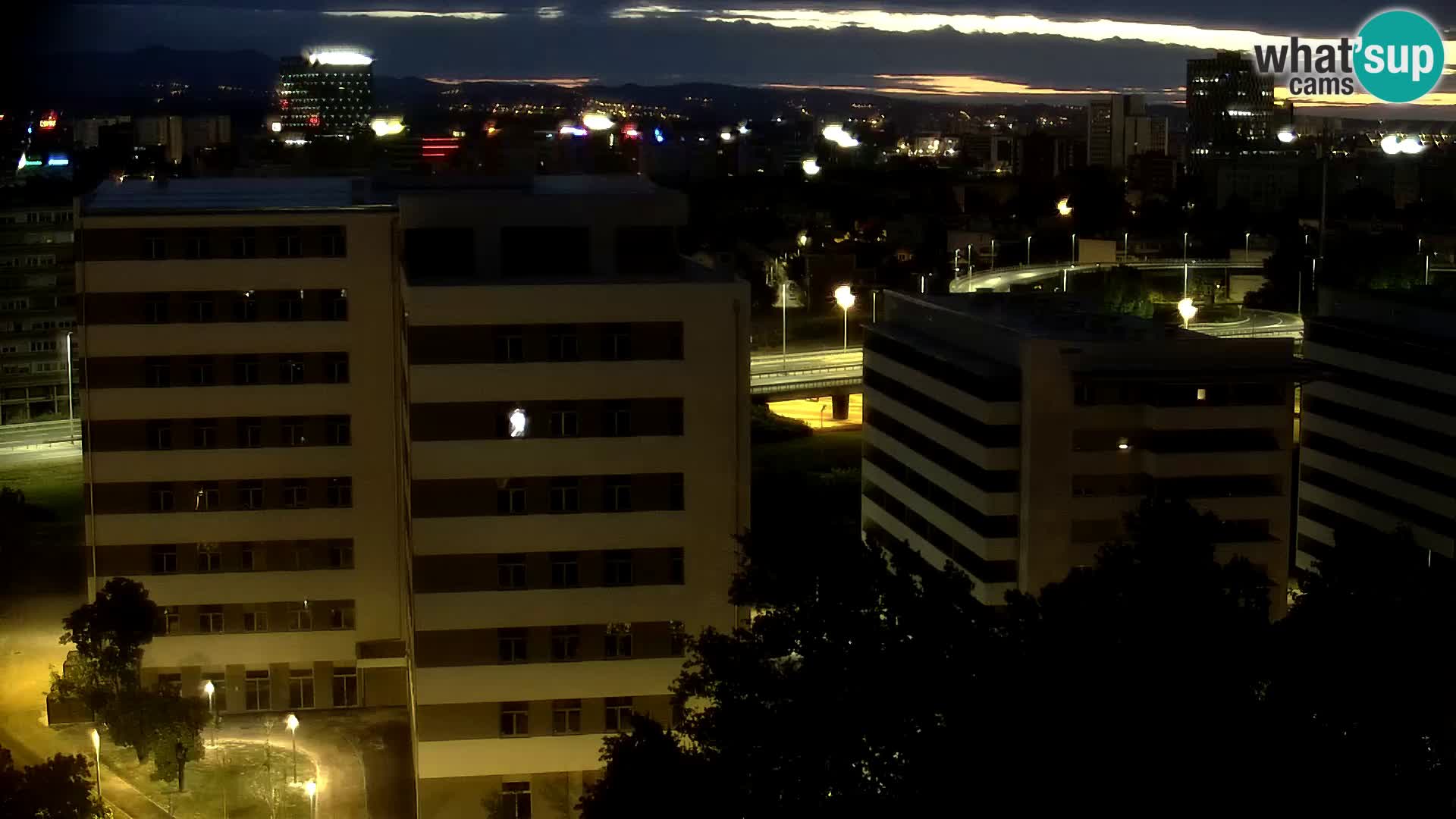 Live-Kreisverkehr Slavonska und Marin Držić Avenue zur Zagreb Webcam
