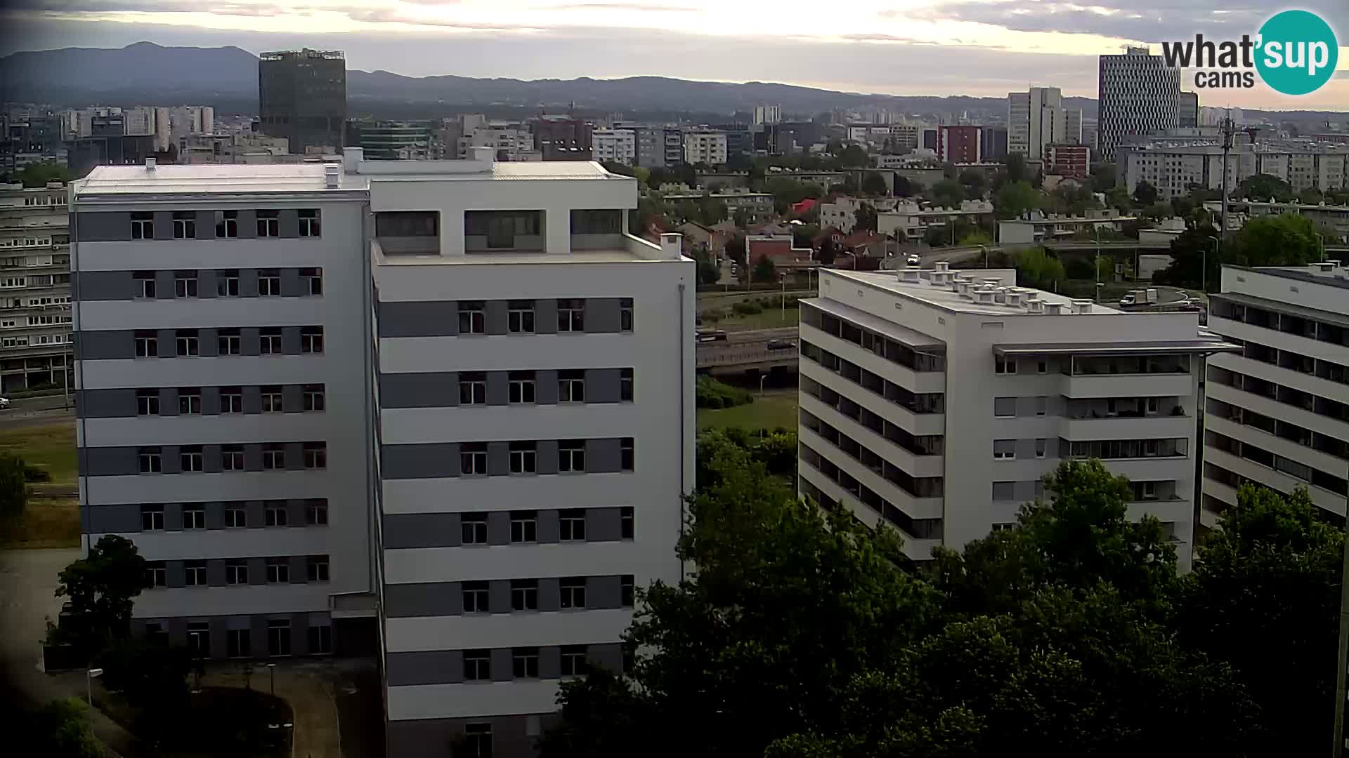 Web kamera Petlja Slavonska – Držićeva  – Zagreb Live