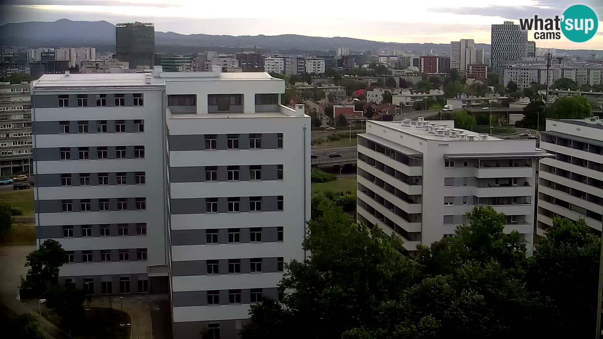 Live-Kreisverkehr Slavonska und Marin Držić Avenue zur Zagreb Webcam