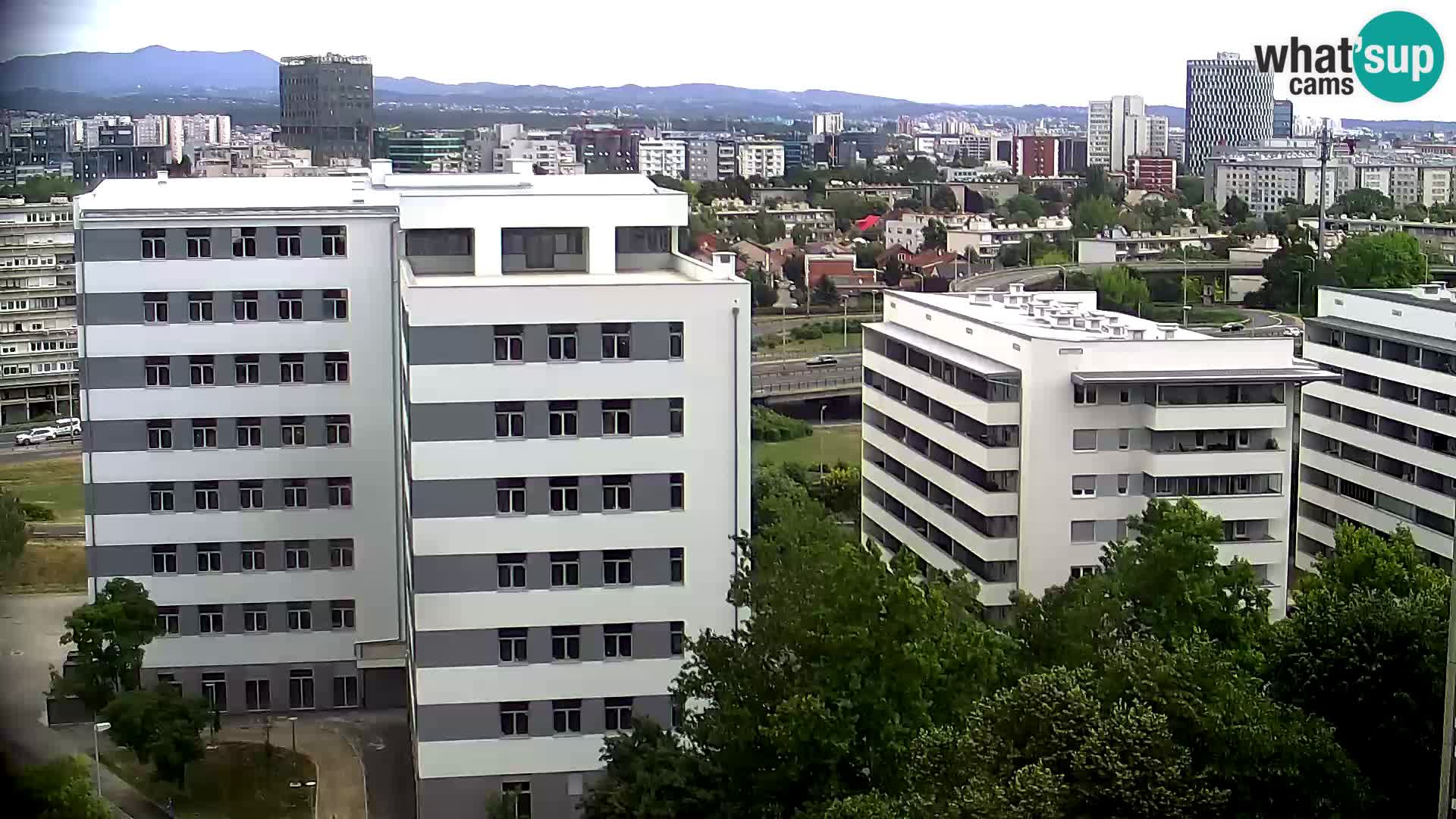 Rond-point en direct traversant les avenues Slavonska et Marin Držić à Zagreb webcam