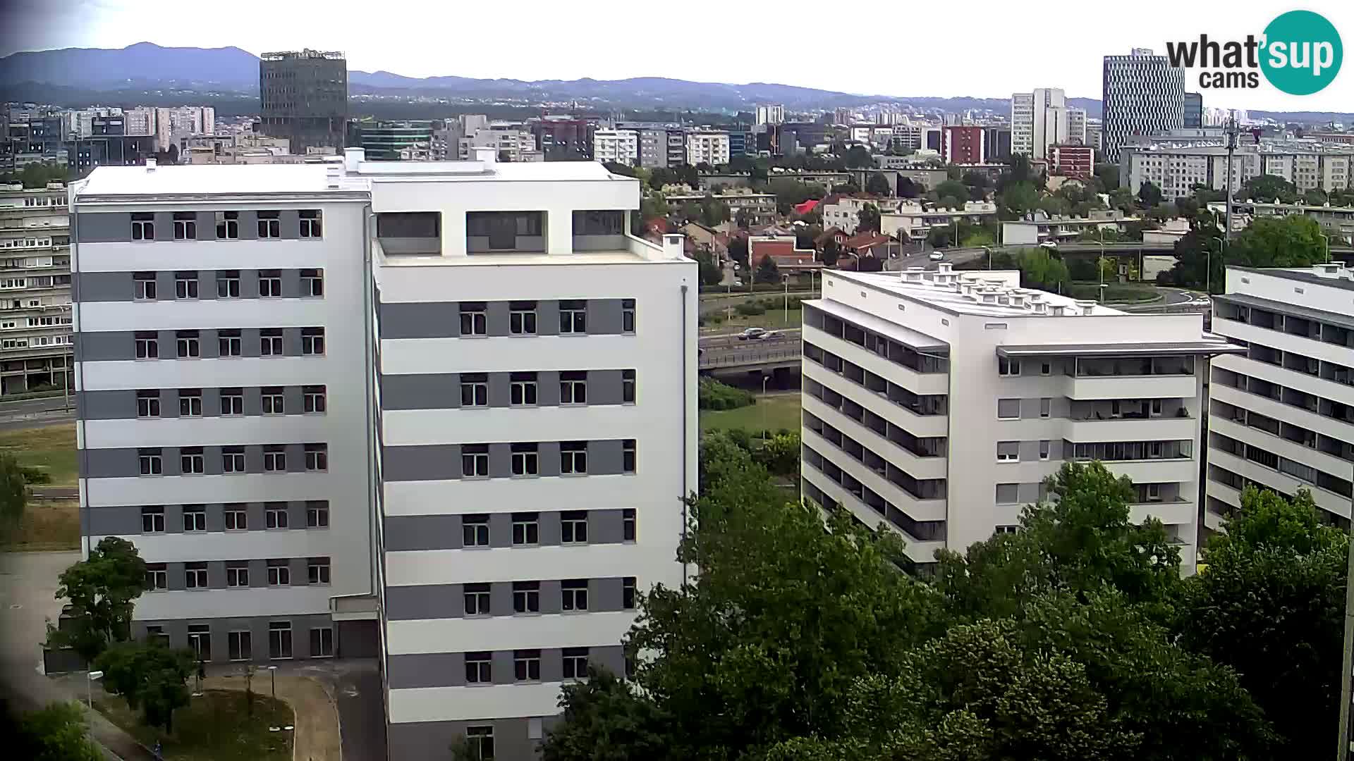 Rond-point en direct traversant les avenues Slavonska et Marin Držić à Zagreb webcam