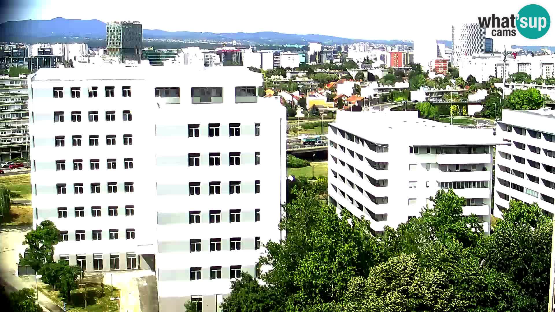 Live Interchange of Slavonska Avenue and Marin Držić Avenue in Zagreb webcam