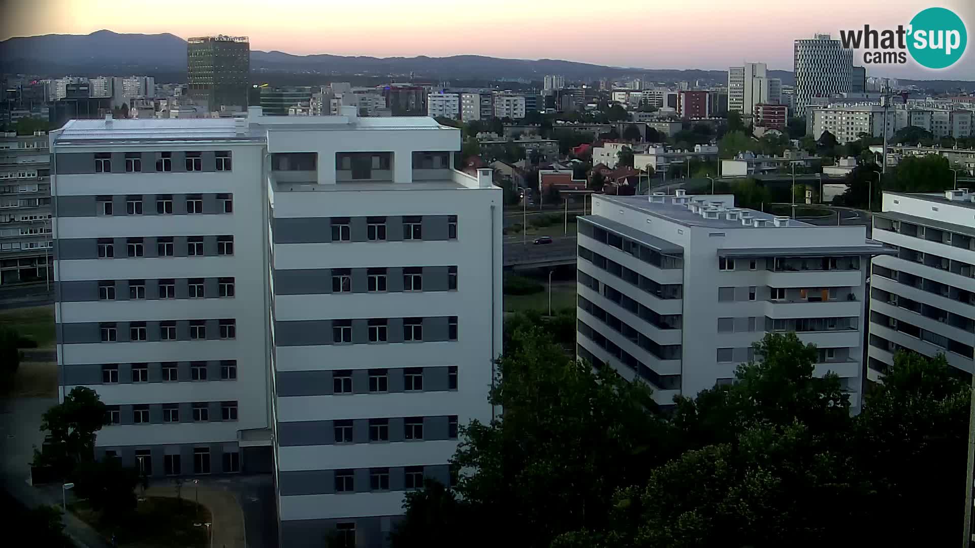 Rond-point en direct traversant les avenues Slavonska et Marin Držić à Zagreb webcam
