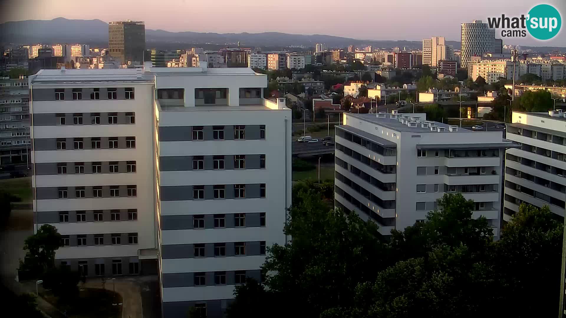 Web kamera Petlja Slavonska – Držićeva  – Zagreb Live