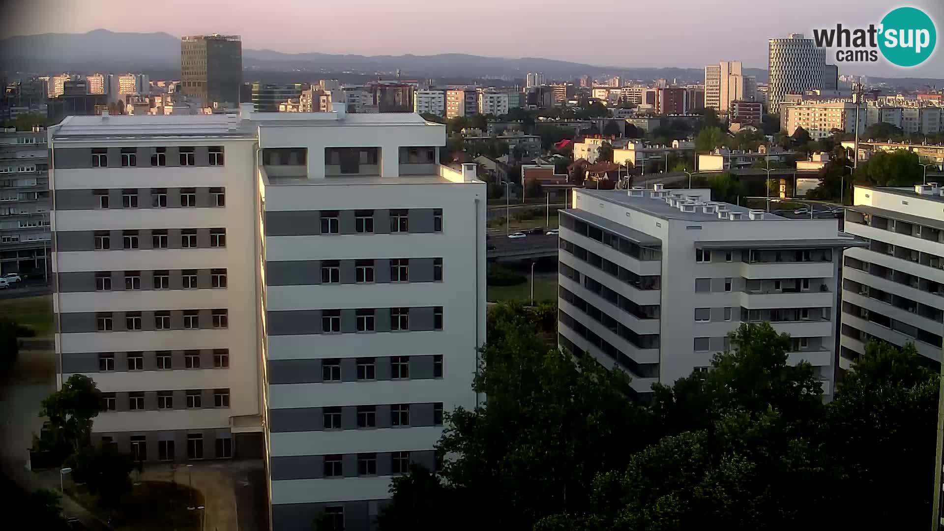 Live-Kreisverkehr Slavonska und Marin Držić Avenue zur Zagreb Webcam