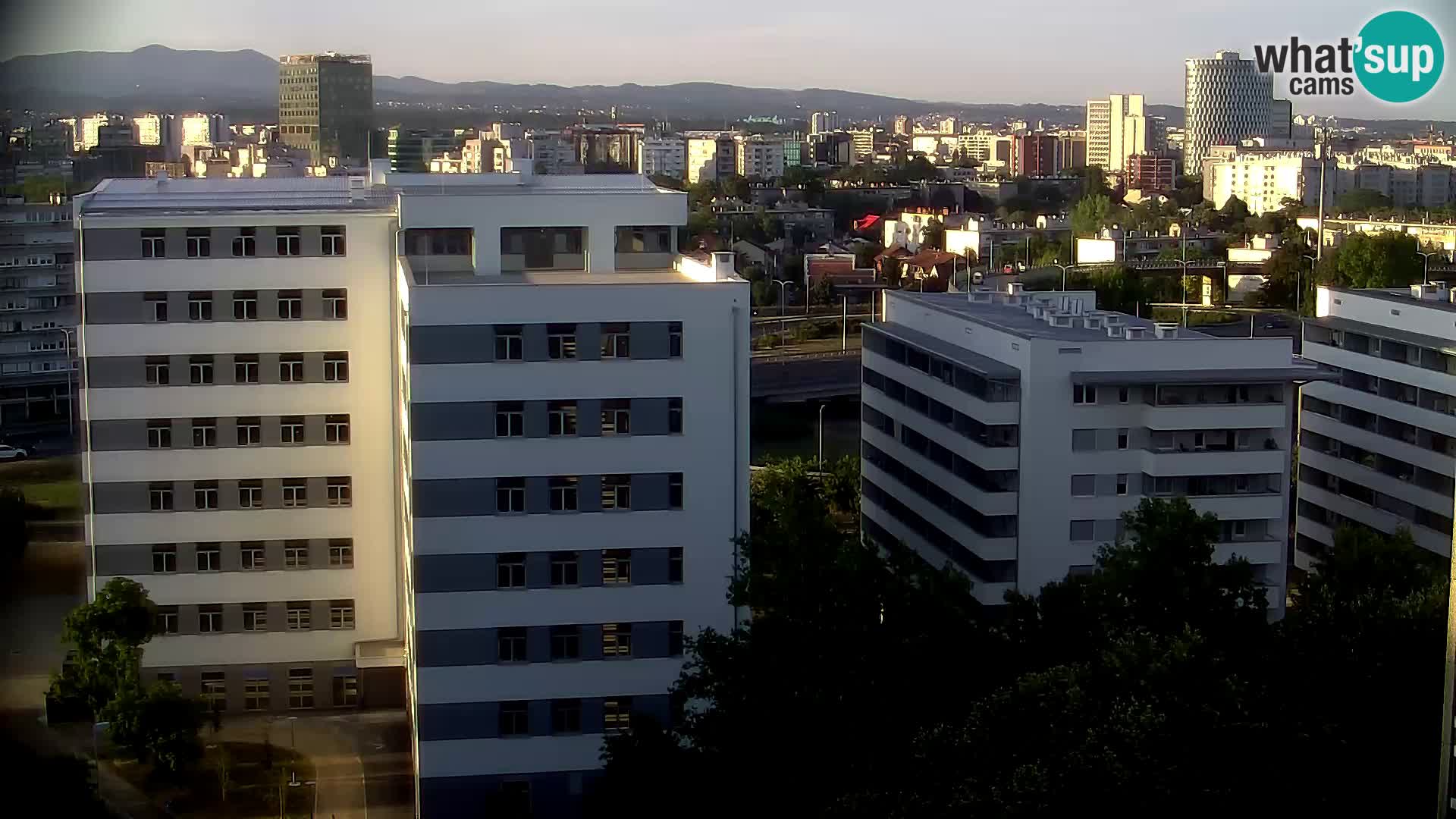 Rond-point en direct traversant les avenues Slavonska et Marin Držić à Zagreb webcam