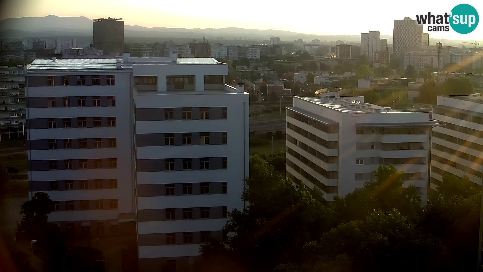 Web kamera Petlja Slavonska – Držićeva  – Zagreb Live
