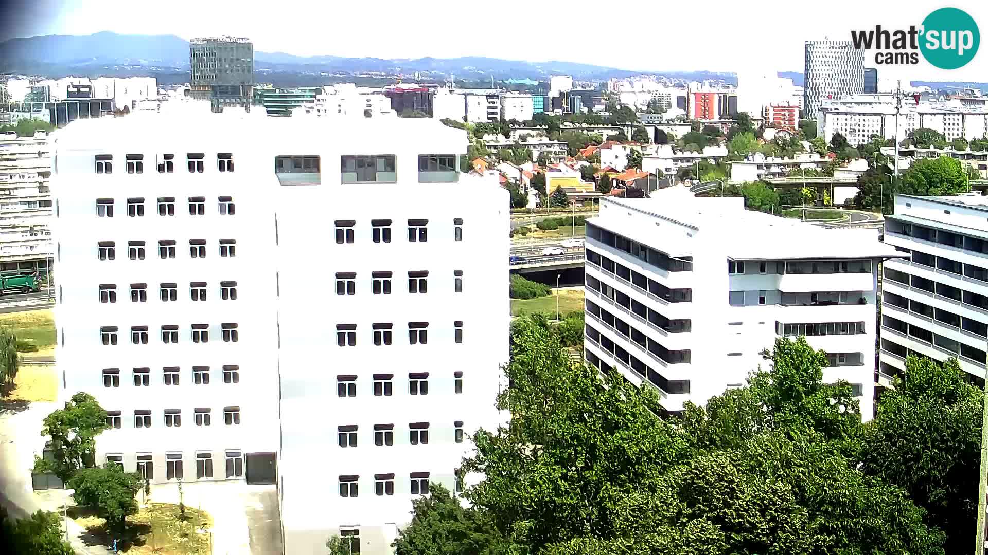 Rond-point en direct traversant les avenues Slavonska et Marin Držić à Zagreb webcam