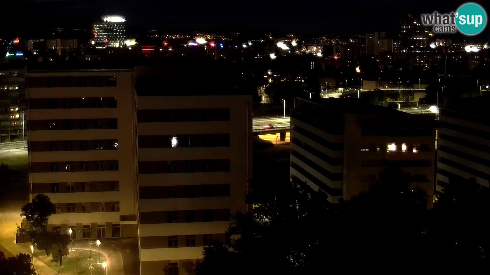 Rond-point en direct traversant les avenues Slavonska et Marin Držić à Zagreb webcam