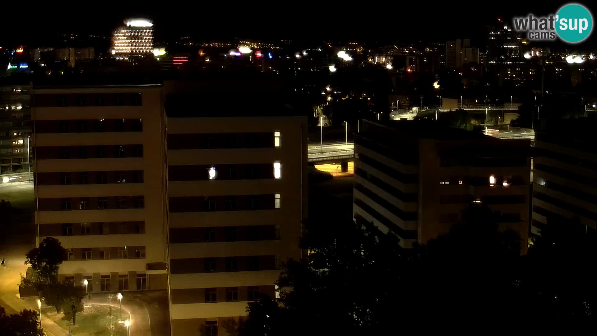 Rond-point en direct traversant les avenues Slavonska et Marin Držić à Zagreb webcam