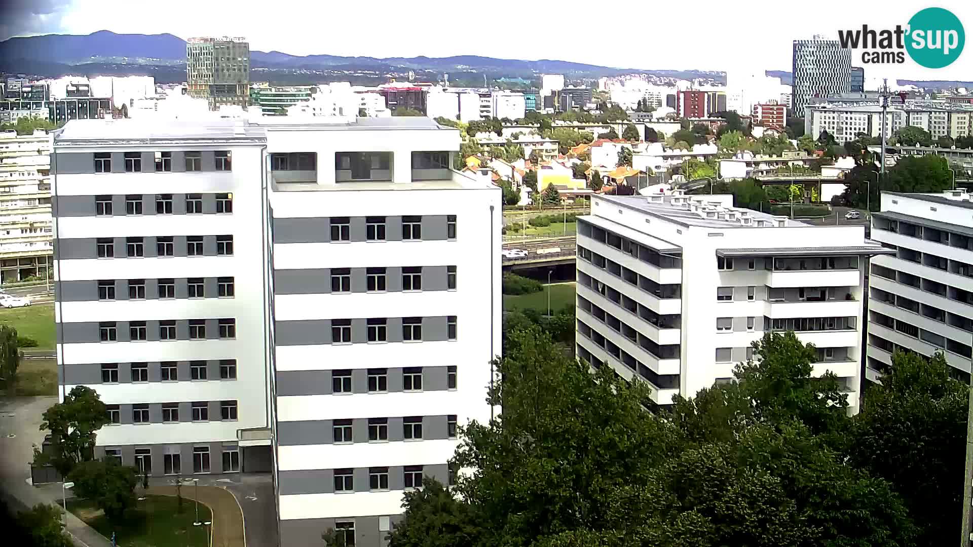 Rond-point en direct traversant les avenues Slavonska et Marin Držić à Zagreb webcam