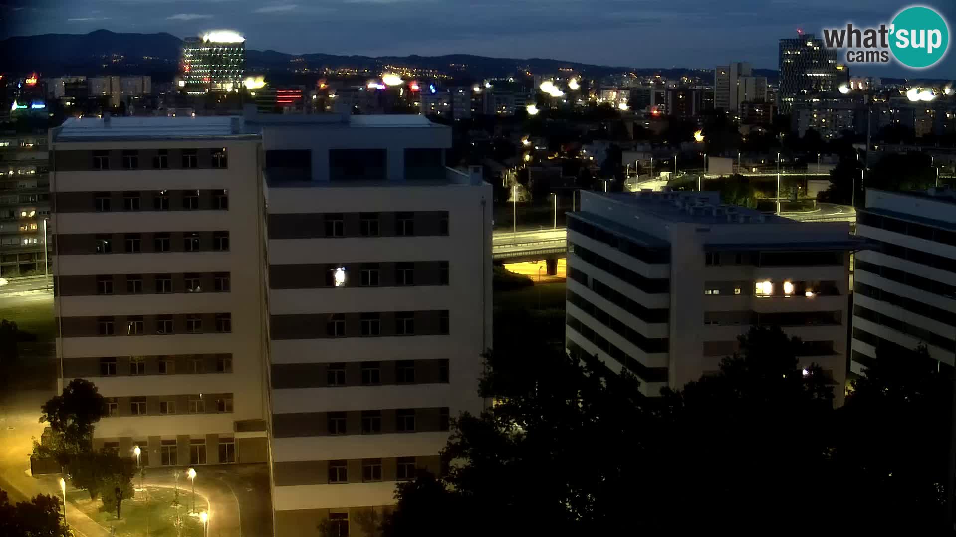 Rond-point en direct traversant les avenues Slavonska et Marin Držić à Zagreb webcam