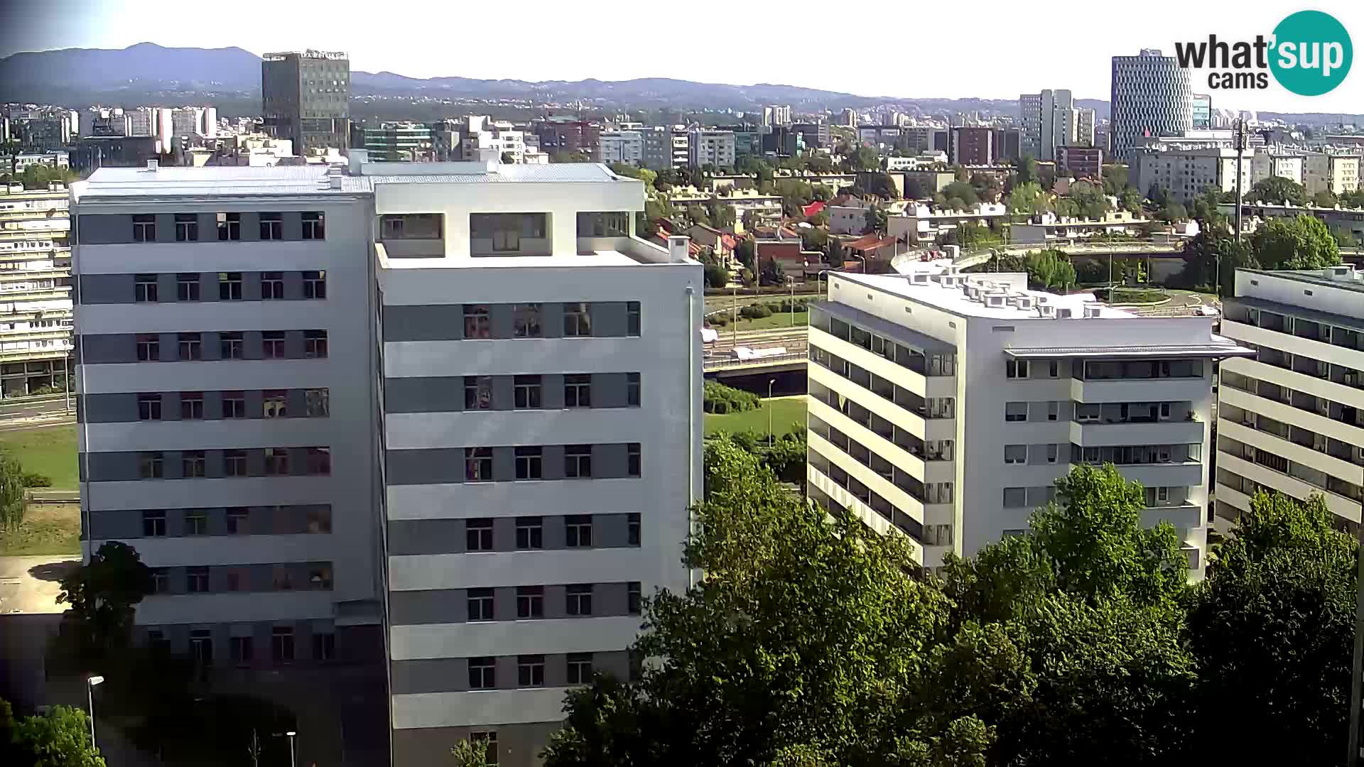Rond-point en direct traversant les avenues Slavonska et Marin Držić à Zagreb webcam