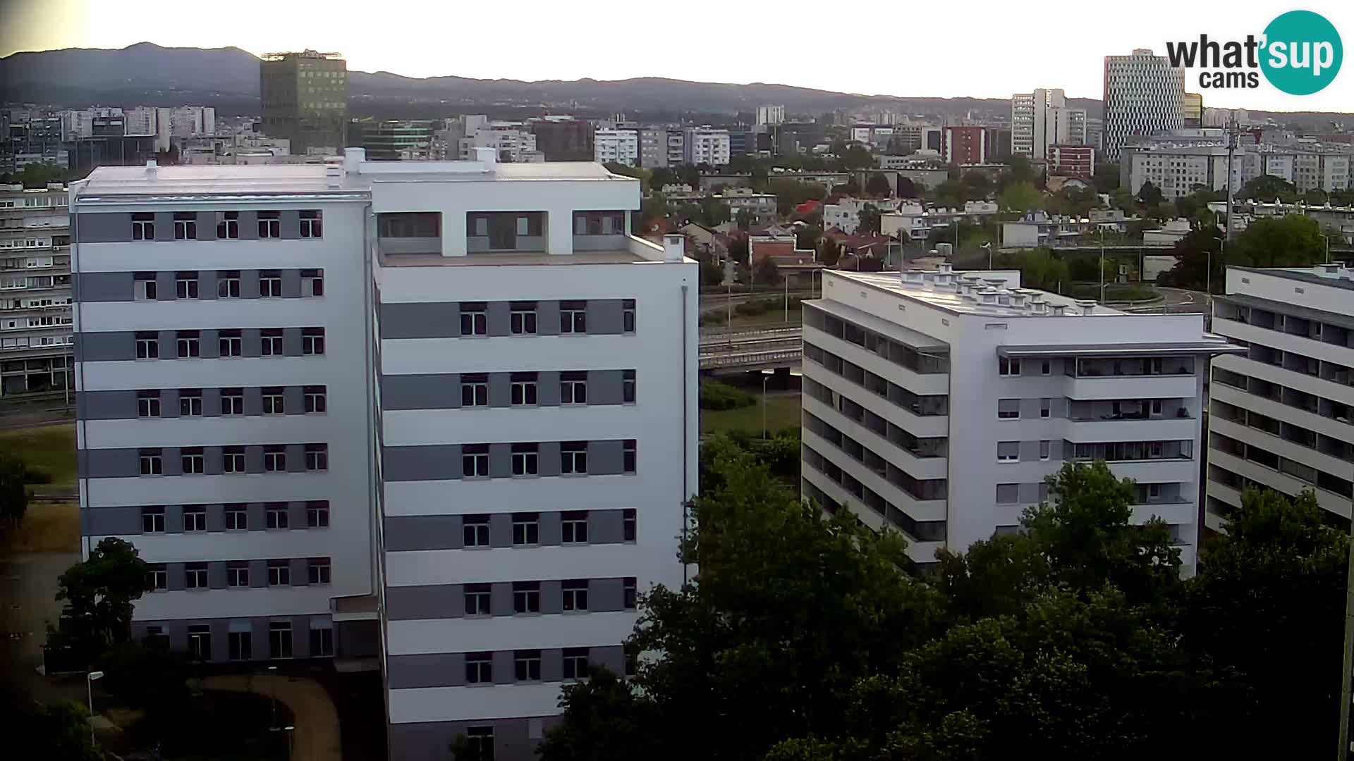 Web kamera Petlja Slavonska – Držićeva  – Zagreb Live