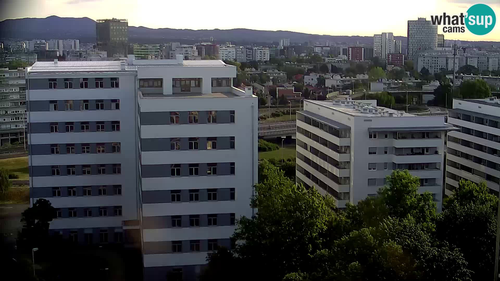 Web kamera Petlja Slavonska – Držićeva  – Zagreb Live