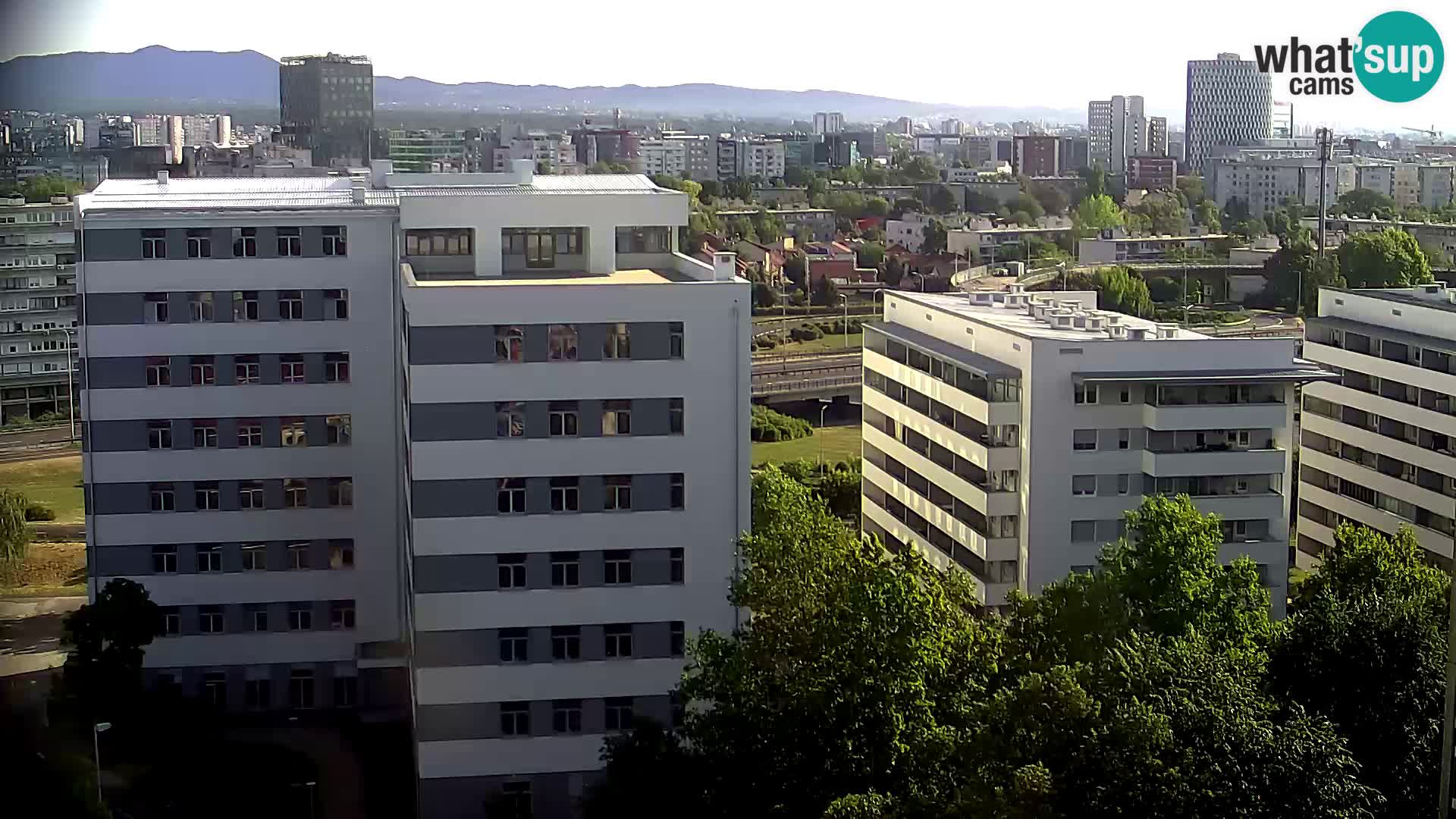 Web kamera Petlja Slavonska – Držićeva  – Zagreb Live