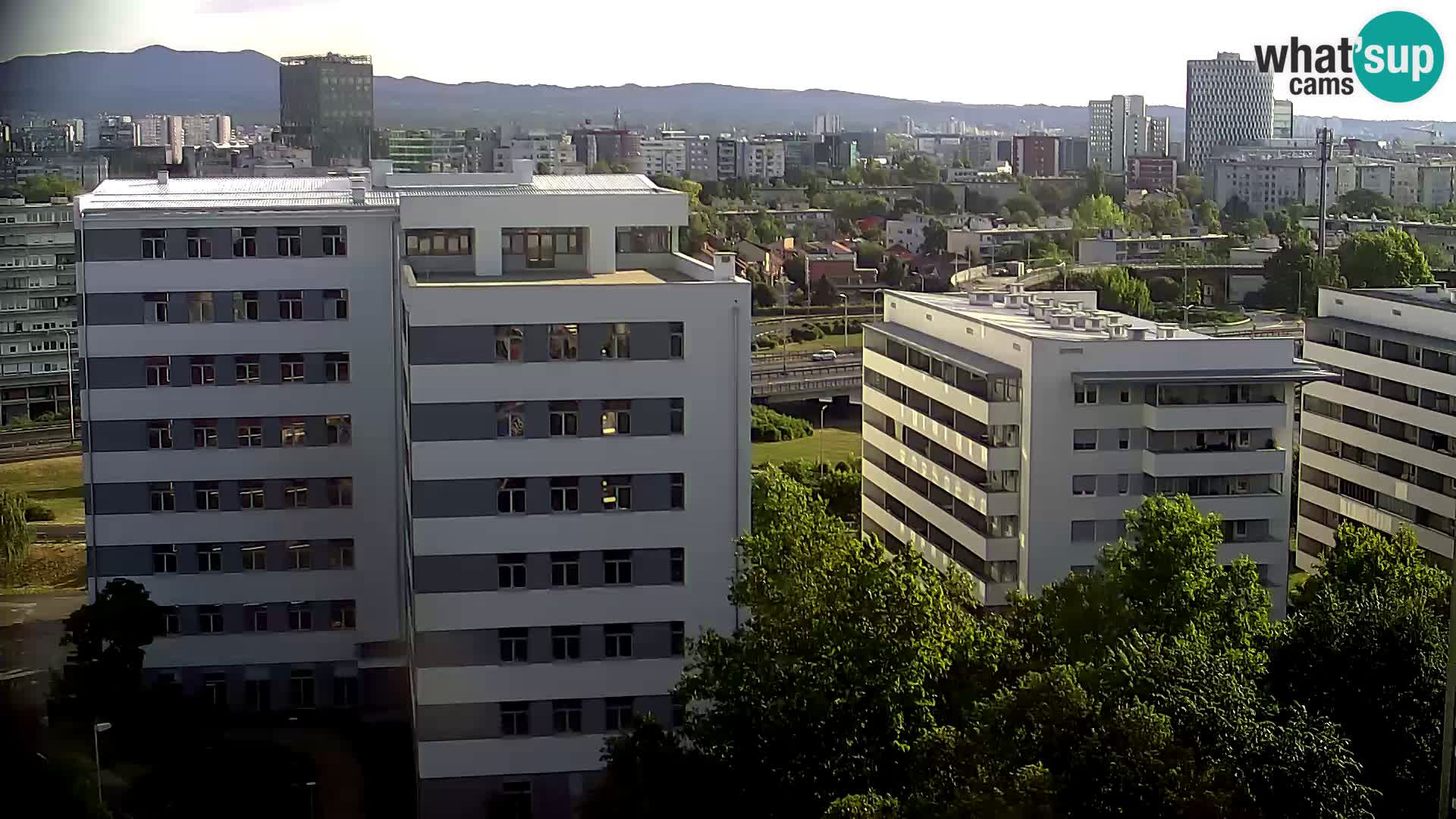 Web kamera Petlja Slavonska – Držićeva  – Zagreb Live