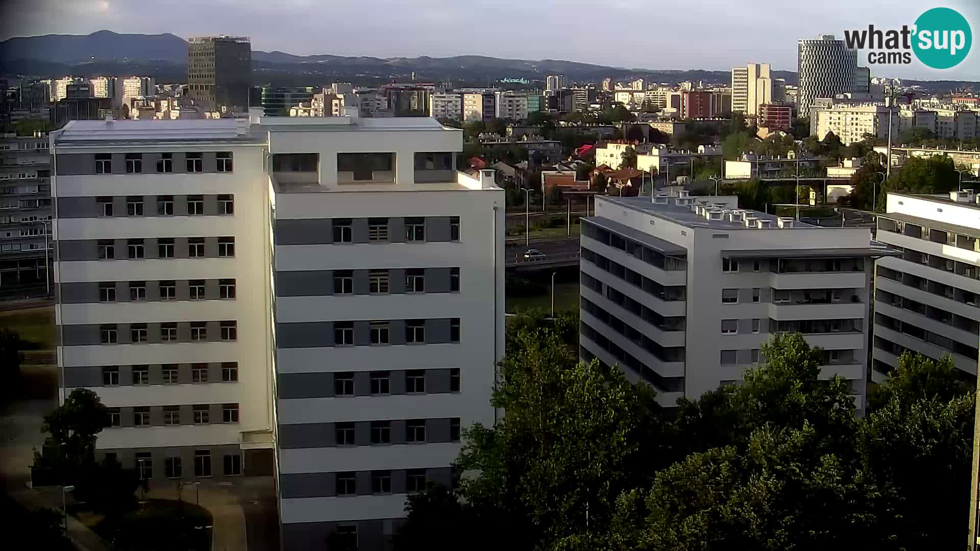 Rond-point en direct traversant les avenues Slavonska et Marin Držić à Zagreb webcam