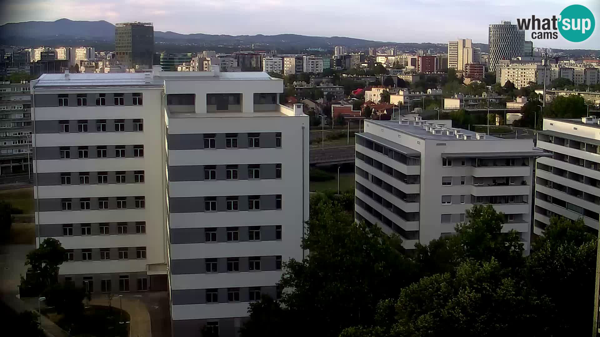 Web kamera Petlja Slavonska – Držićeva  – Zagreb Live