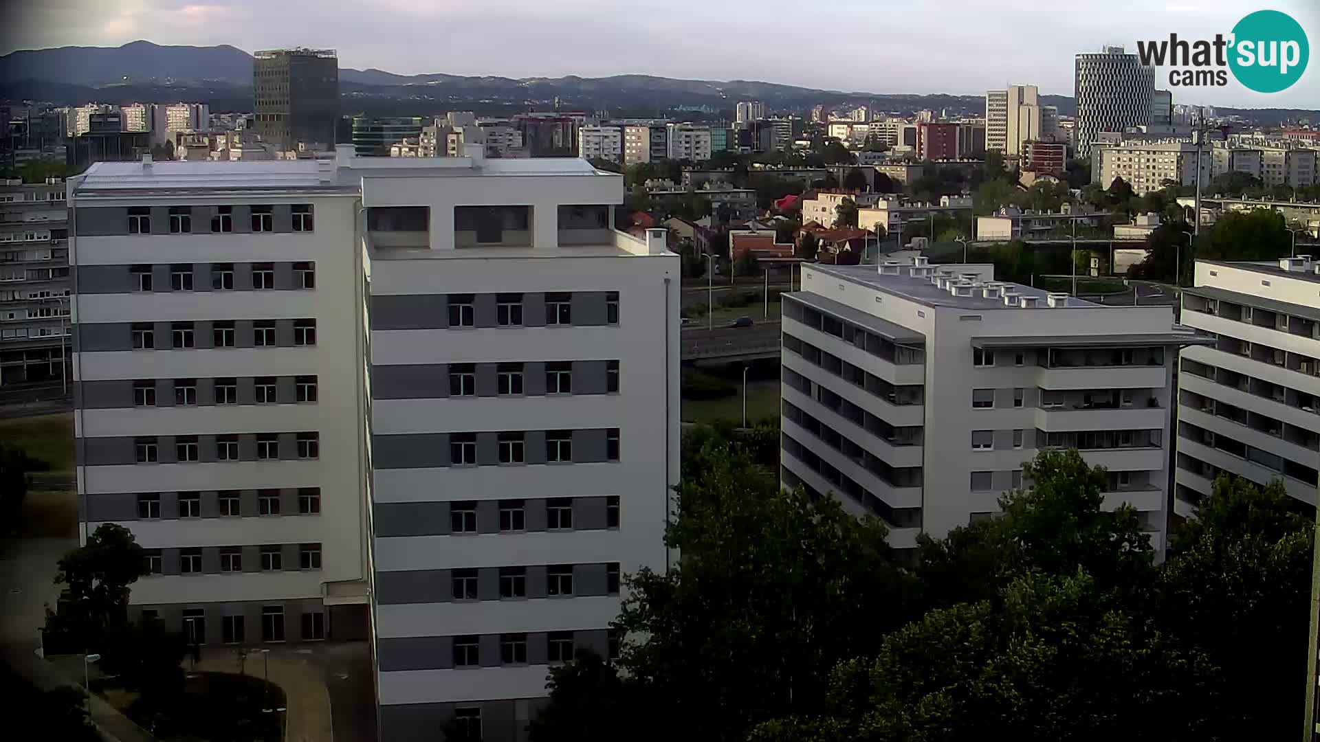 Rond-point en direct traversant les avenues Slavonska et Marin Držić à Zagreb webcam